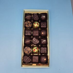 18 dark chocolate selection front